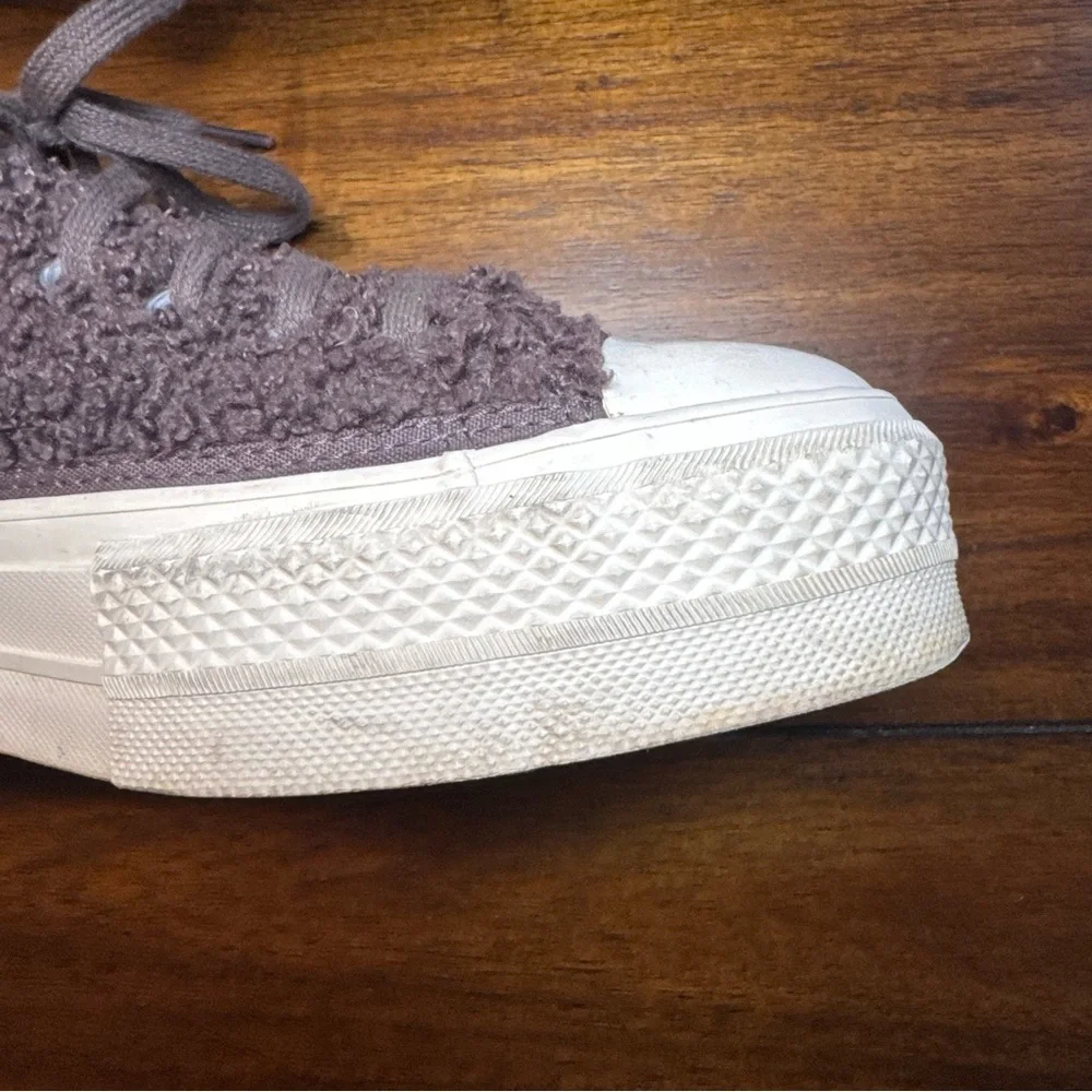 Converse Chuck Taylor All Star Shoes Womens 8.5 Platform Cozy Sherpa Violet Ore‎